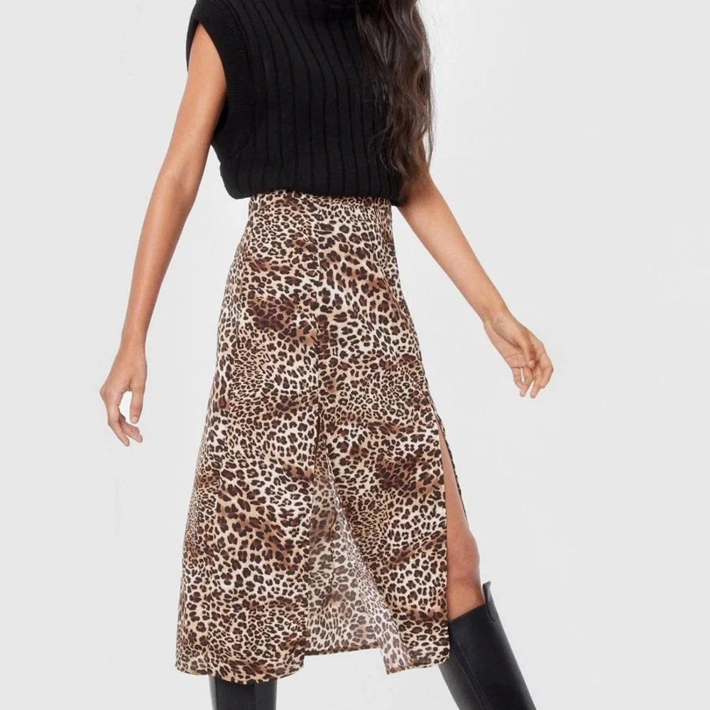 Nasty Gal leopard pencil skirt - size 6 - Picture 2 of 6
